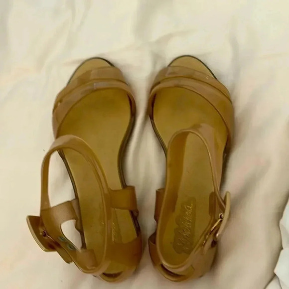 *Final Price* Melissa Tan Cream Nude Flat Adjustable Sandals Size 5 GUC - Picture 1 of 5